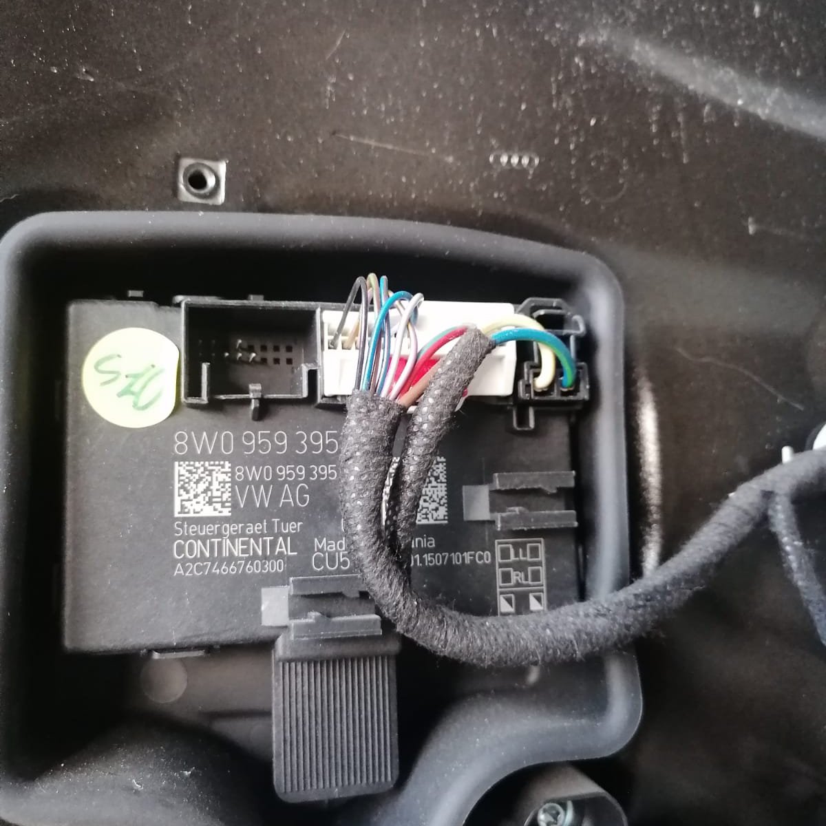 8w0959395 çıkma kapı modülü